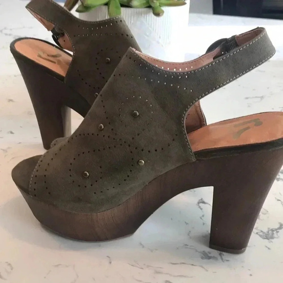 Women Heels R Report Size 8.5 - Picture 3 of 12